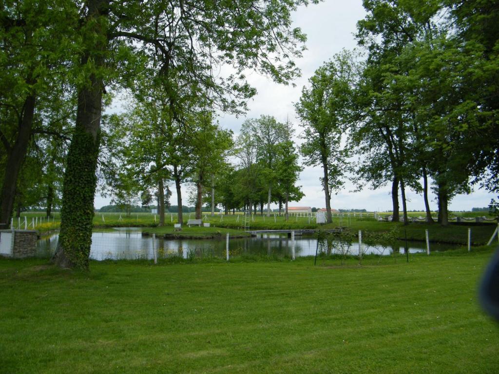 Chateau De La Plumasserie Fontenay-Trésigny Exteriör bild